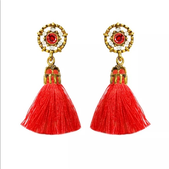 30% OFF NWT New long tassels dangle earrings beige - Picture 3 of 4